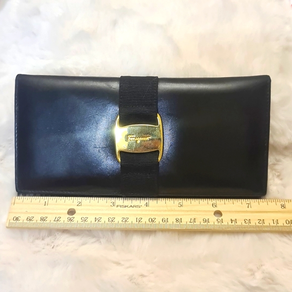 Authentic Salvatore Ferragamo long wallet - Picture 10 of 11